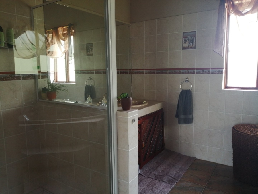4 Bedroom Property for Sale in Boschenvaal River Front Lodges Free State